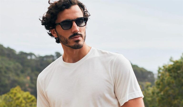 Best Men’s Basics: Essential Clothing Pieces for Comfort and Style