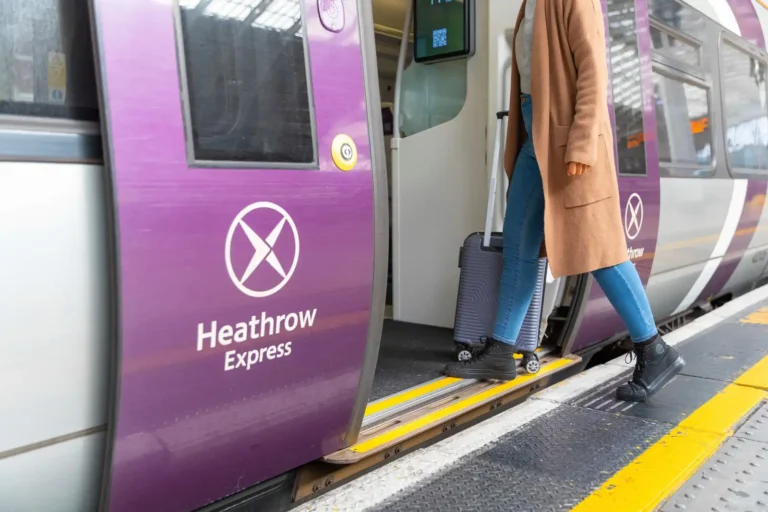 Heathrow Express: The Fastest and Most Comfortable Way to Travel Between Central London and the Airport