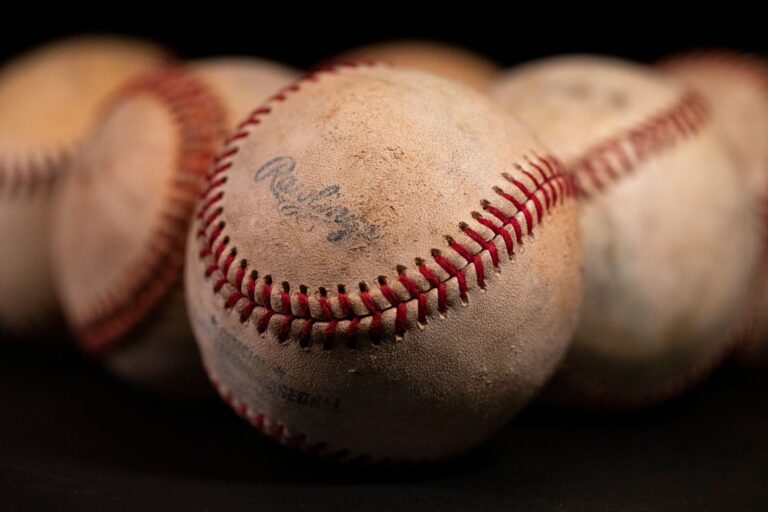Building Your Baseball Treasure Collection: Authentic MLB Memorabilia Worth Investing In