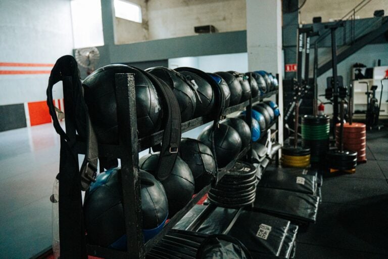 Akcesoria Treningowe Marbo Sport Kettlebells, Piłki i Worki Treningowe dla Efektywnych Ćwiczeń