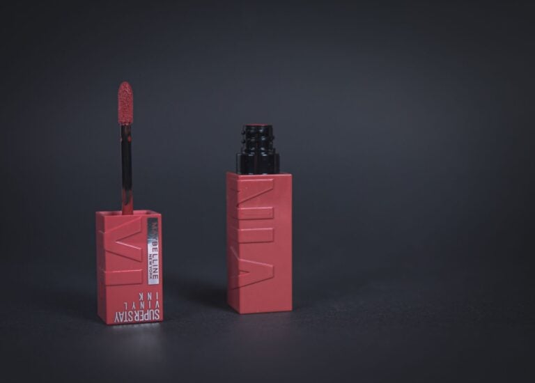 Makijaż dla aktywnych kobiet jak utrzymać piękno przez cały dzień dzięki Miya Cosmetics